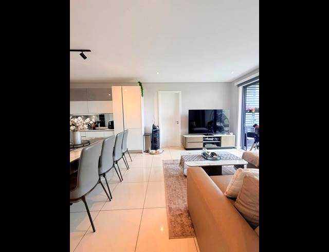 2 BEDROOM APARTMENT FOR SALE IN HOUGHTON ESTATE